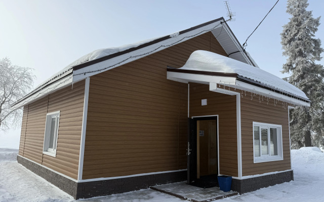 Частный дом на берегу озера