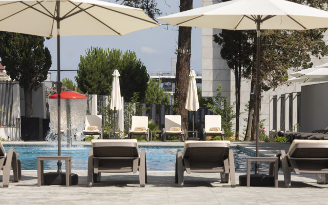 Cosmos Adler Hotel