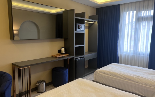 Loft Plus Hotel