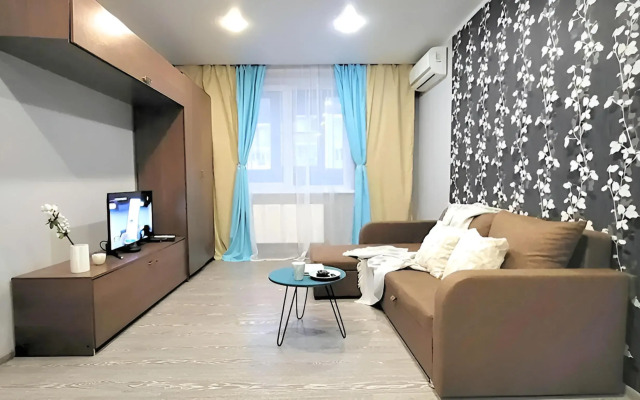 Квартира просторная евродвушка с тремя раздельными спальными местами рядом парк Галицкого