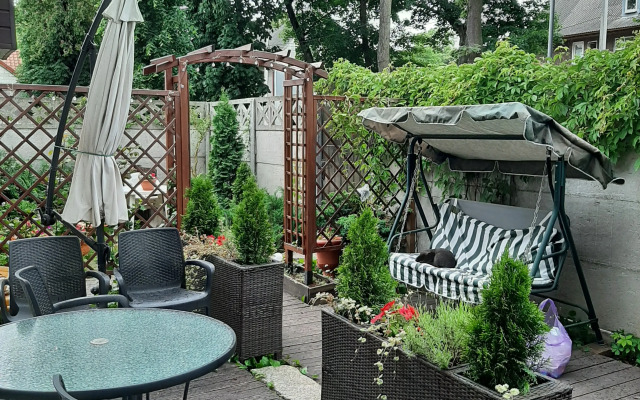 Listya Travyi Guest House