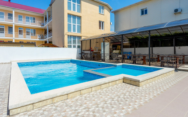 Spiros Guest House