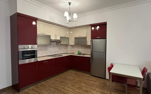 Trekhkomnatnaya Prostornaya na Severnom Prospekte, Hh556 Flat