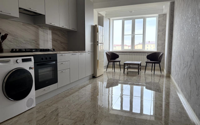 Elenika V 10 Minutakh Ot Anzhi Arena Apartment
