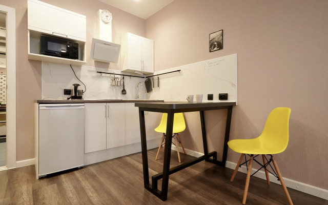 Sutochny Ray Na Krymskoy Apartments