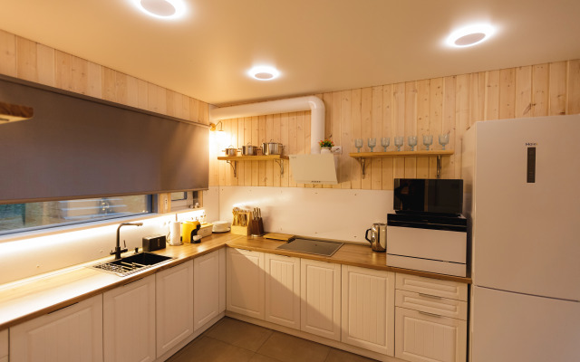 Частный Дом Уютный на Берегу Озера