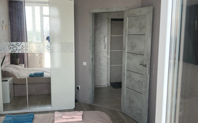 Uyutnaya Na Beregu Morya Flat