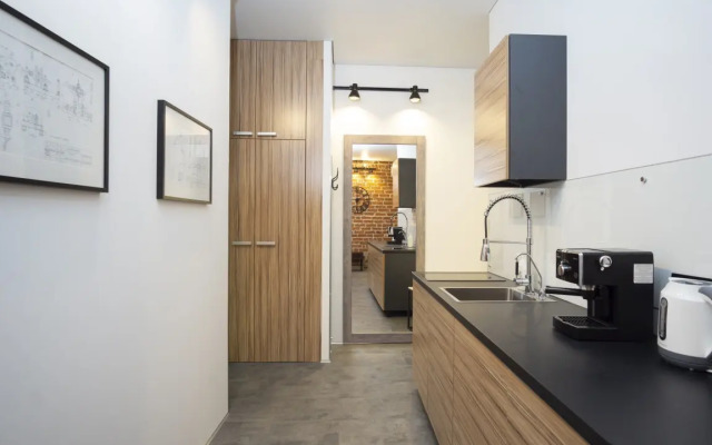 Surkova 20/6 GoldenRing Apartment 4