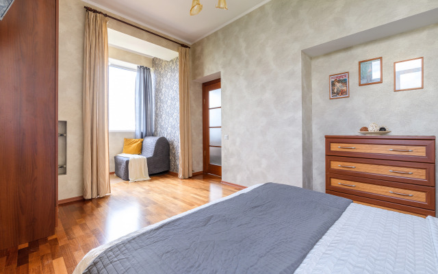 Yevro 2 U M. Kirovskiy Zavod Flat