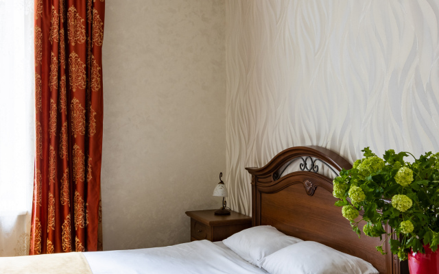 Nomera Na Ploschadi Vosstaniya Guest house