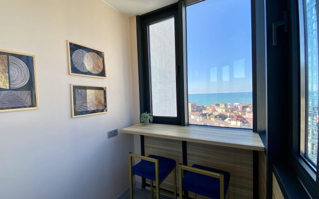 Prostornaya Kvartira S Vidom Na More Flat