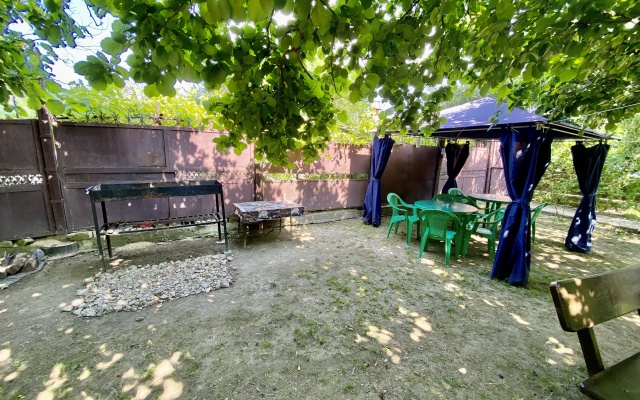 Vishnyovaya Guest House