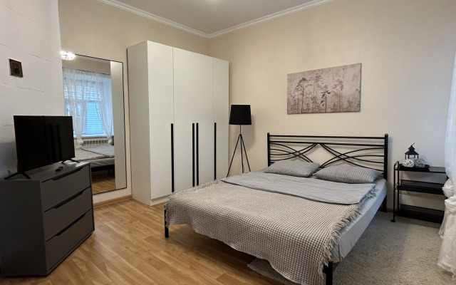 Uyutnaya v Tsentre s Parkovochnym Mestom Flat
