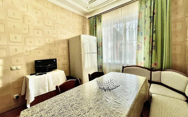 Частный дом Дом двухэтажный "ЛОЗА ВИНОГРАДА"