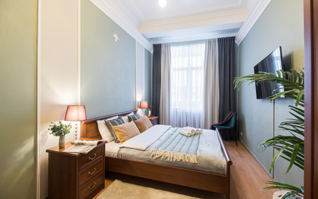 Квартира GM Apartments в Сталинской высотке