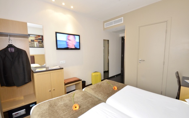 Source Hotel