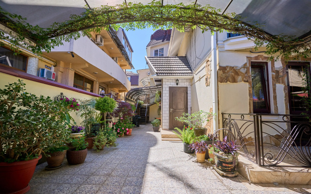 Lotos Guest House