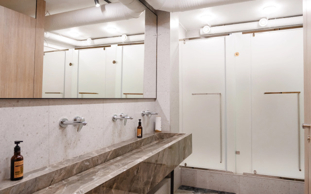 Luxx Aparts Hostel