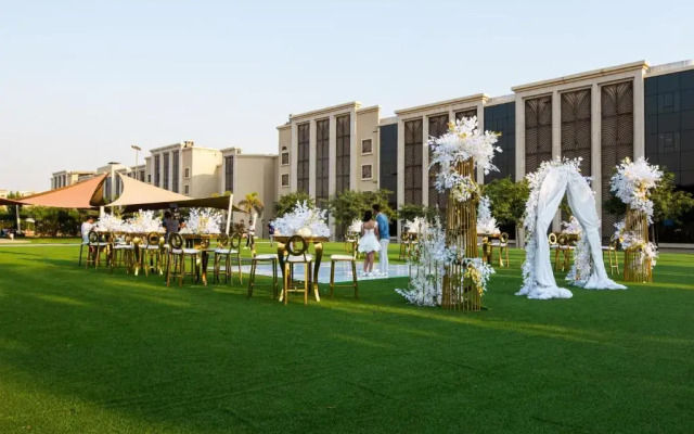 Отель Triumph Luxury Hotel