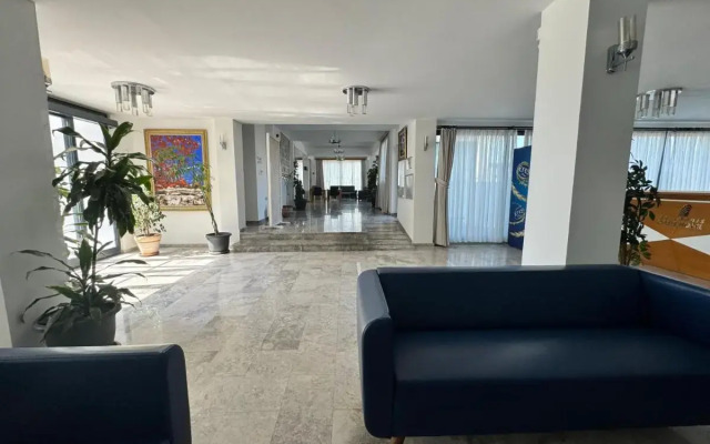 Bellapais Oasis Hotel