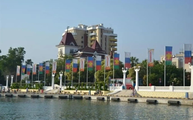 V Tsentre Sochi Apartments