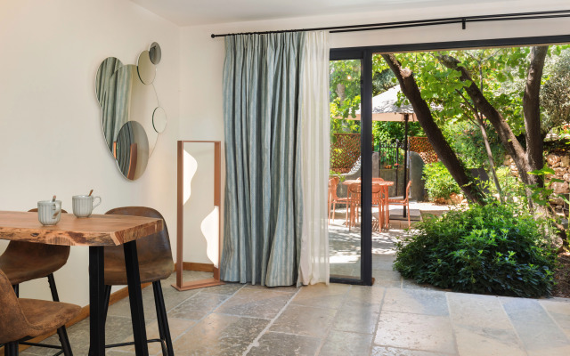 Курортный отель LOU CALEN