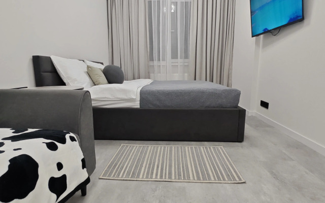 Warm White Flat