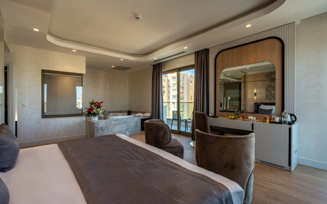 Awen Hotel Lara