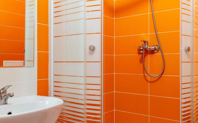 Studiya u Metro Parnas Apartments