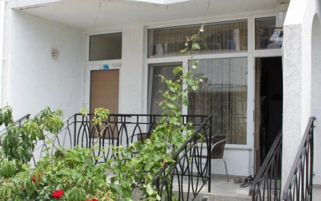 Asmi Apartments 5
