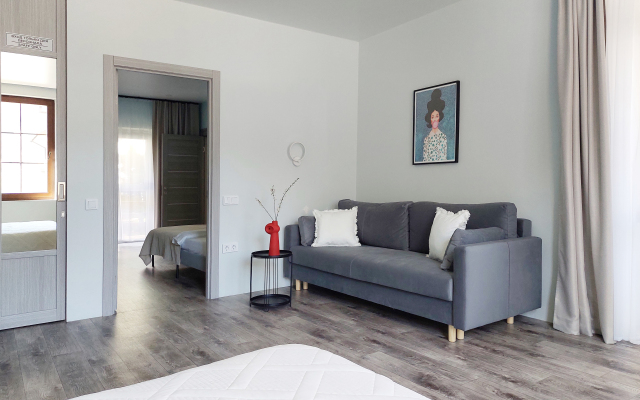 Prostornye s Vidom na Goryi Apartments