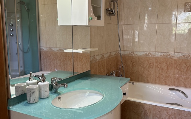 Частный Дом Видовой таунхаус с 2-мя террасами, бильярдом и баней