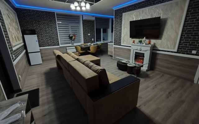Na Krasnoy Armii 136/2 Apartments