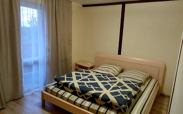 Na Beregu Ozera s Vmestimostu 18 Chelovek Private House.