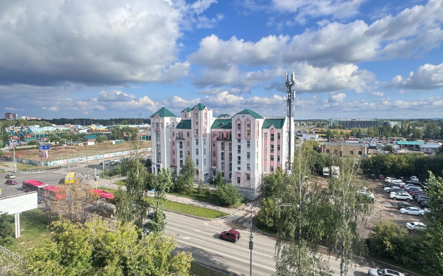 Na Sviyazeva 32 Flat