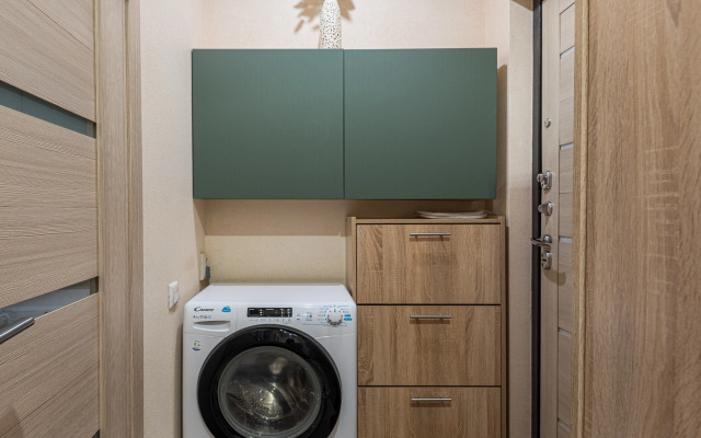Flat Inn ryadom s metro Frunzenskaya na Komsomol'skom prospekte Apartments