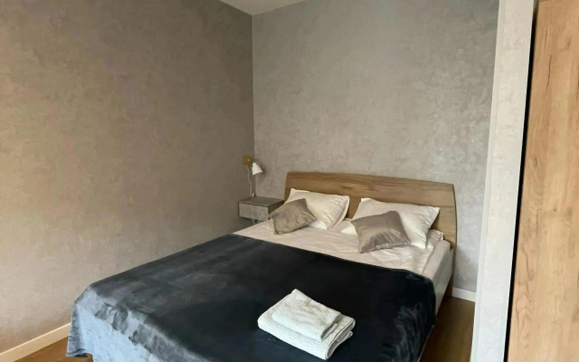 Prouyut Flat