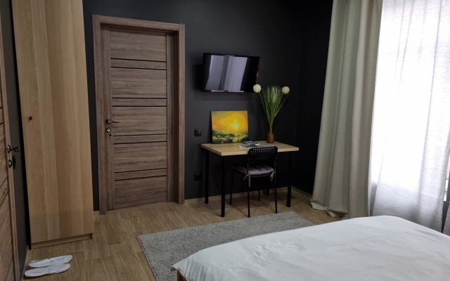 Ostrovskogo 11 Guest House