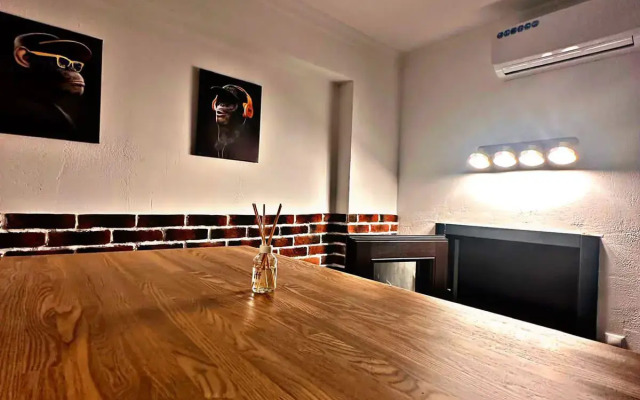 U Metro Prazhskaya Flat