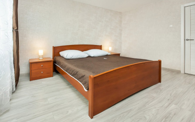 Dvukhkomnatnaya Revolyutsionnaya 13a Flat