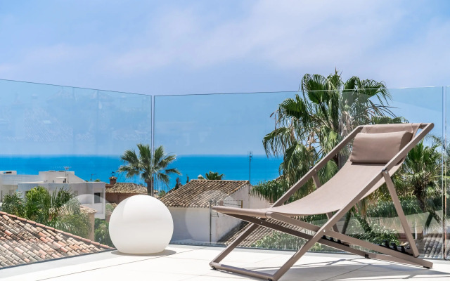 All About Villa Gladiolo