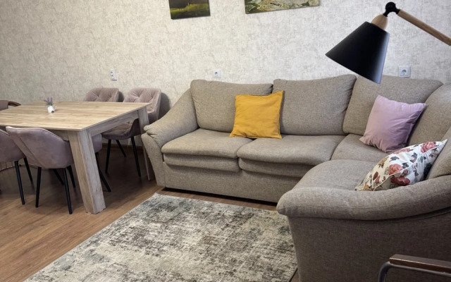 Lyuks Krestki Flat