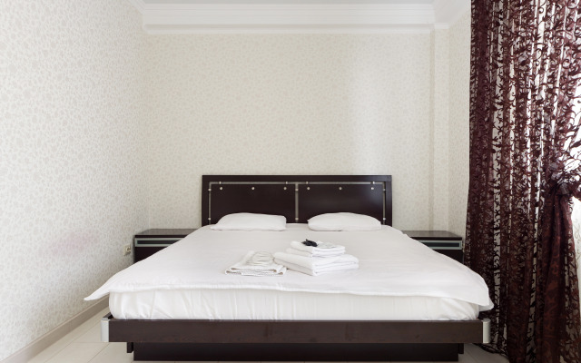 Sutkiru Ryadom S Viktoriey Flat