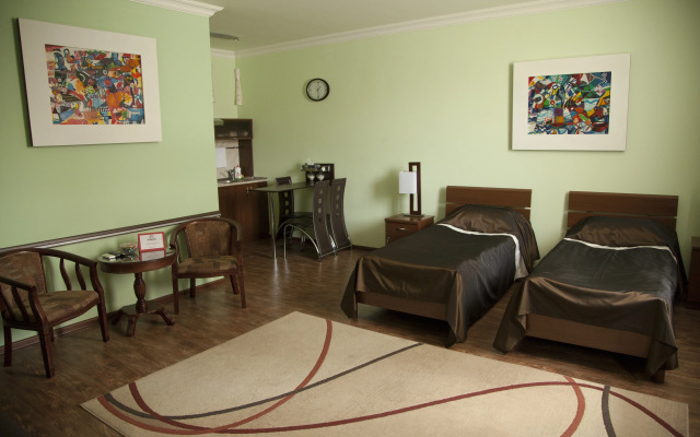 Hin Yerevantsi Hotel