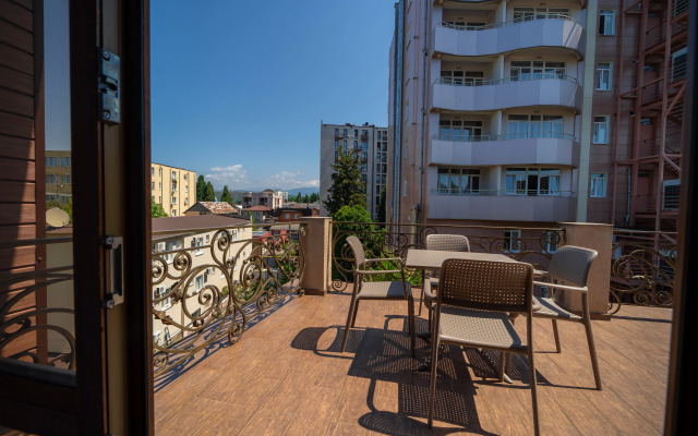 Arno Guest House