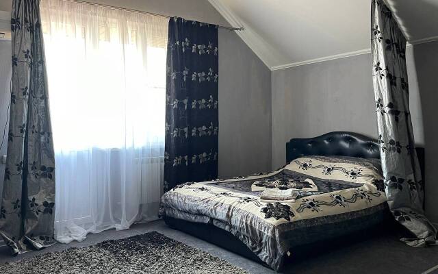 Komfortabelny Dom V Rostove-Na-Donu Private house