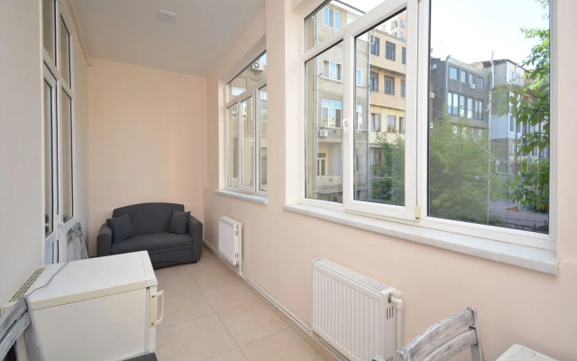 Perte House Apartment's on Spendaryan 5 Street Apartments