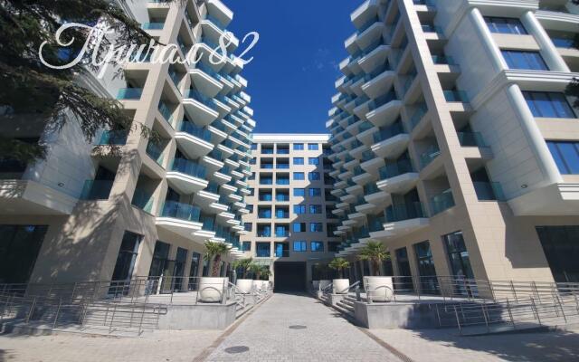 Sky Plaza Apartments