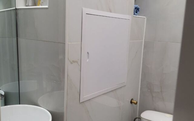 Tryokhkomnatnaya Na Ulitse Natashi Kachuevskoy 4 Flat