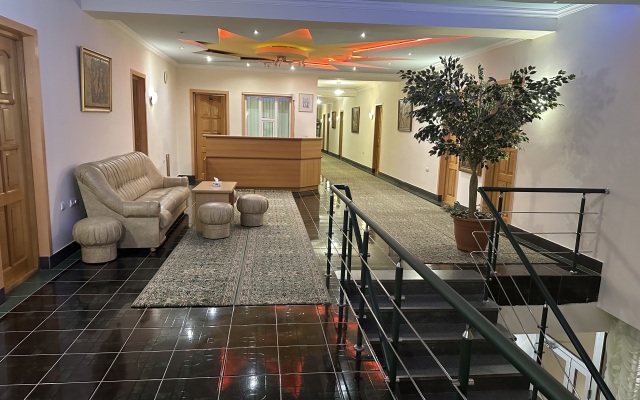 Lalaner Hotel